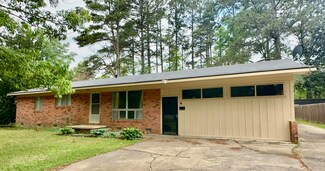602 Pecan St, Crossett, AR 71635