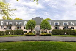 1851 King James Pkwy Unit 113, Westlake, OH 44145