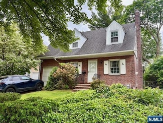 818 Maple Ave, Ridgefield, NJ 07657