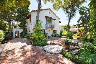 4653 N Bay Rd, Miami Beach, FL 33140