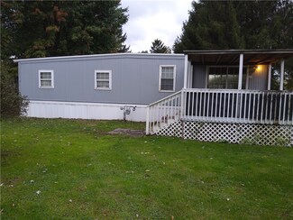 62 2nd Dr, Weedsport, NY 13166