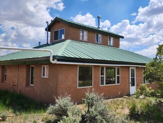 17 Aquaje, Tres Piedras, NM 87557
