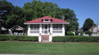 624 N 3rd St, Monmouth, IL 61462