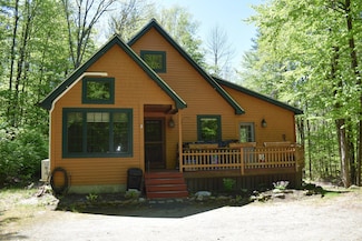 33 Point Dr, Fayette, ME 04349