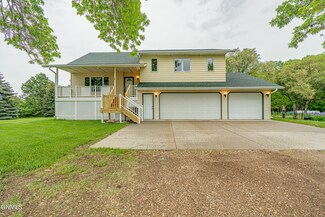3359 Foxhaven Loop, Bismarck, ND 58503