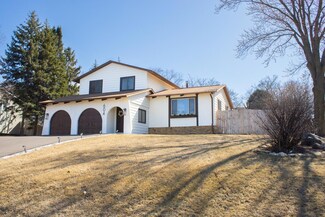604 Iona Ln, Saint Paul, MN 55113
