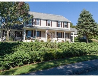 60 Queen Anne Ln, Cotuit, MA 02635