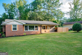 106 Sunset Dr, West Point, GA 31833