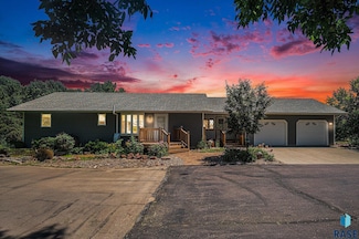 400 River Ave, Garretson, SD 57030