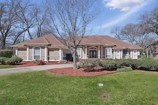 5833 Forest River Dr, Fort Worth, TX 76112