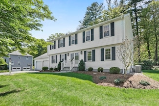 79 Flanagan Dr, Framingham, MA 01701
