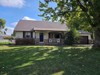 1105 S Wight St, Saint Johns, MI 48879