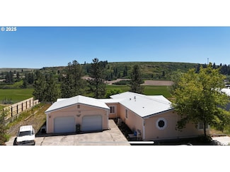785 N 7th Ave, Elgin, OR 97827