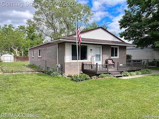 18316 Floral St, Livonia, MI 48152