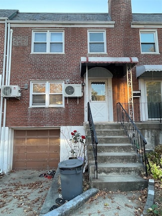 69-40 198th St, Flushing, NY 11365