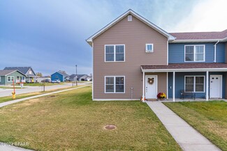1001 Thames Ct, Grand Forks, ND 58203