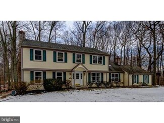 825 Nathan Hale Dr, West Chester, PA 19382