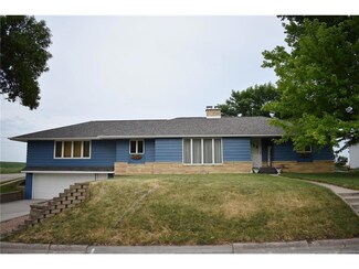 501 School St S, Ellendale, MN 56026