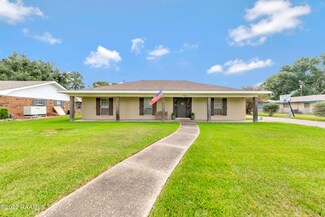 262 Parkway Cir, Crowley, LA 70526