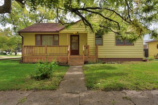 305 S 33rd St, Council Bluffs, IA 51501