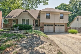 5607 Westgate St, Shawnee, KS 66216