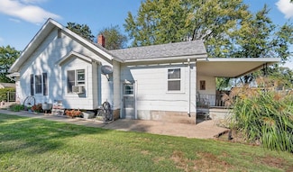 306 NW 2nd St, Melcher, IA 50163