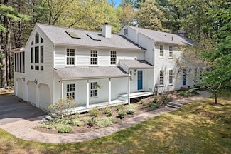 114 Hunters Ridge Rd, Concord, MA 01742