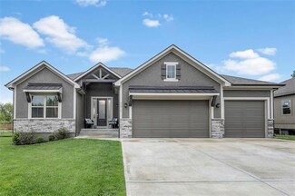 20917 Larkspur Dr, Peculiar, MO 64078