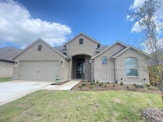 625 Red Maple Rd, Waxahachie, TX 75165