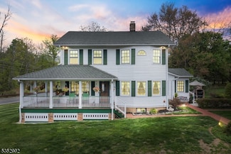 693 Weston Canal Rd, Somerset, NJ 08873