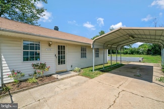 728 Carson Ave, Oxon Hill, MD 20745