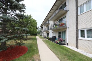 7530 W 111th St Unit 3, Worth, IL 60482