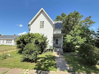 32338 White St, Kirkland, IL 60146