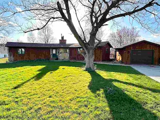 145 Fairway Dr, Lisbon, IA 52253