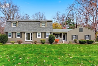 85 Brookhaven Dr, East Longmeadow, MA 01028