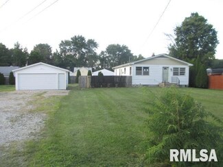 423 13th Ave, Silvis, IL 61282