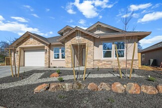 2836 River Mist Ln, Redding, CA 96001