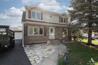 7908 Garden Ln, Bridgeview, IL 60455