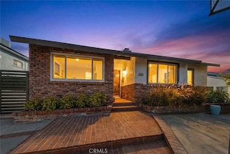 2950 N Lincoln St, Burbank, CA 91504