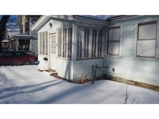 88 Elm St, Northfield, NH 03276