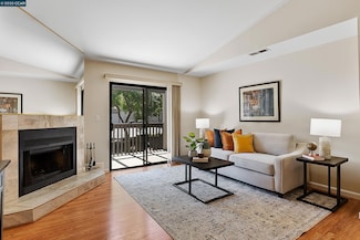 1383 Hull Ln, Martinez, CA 94553