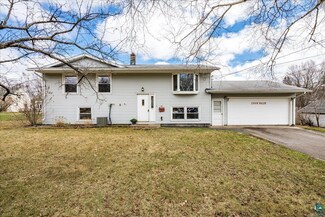 134 W Palm St, Duluth, MN 55811