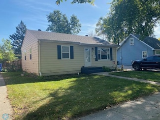 814 19th St S, Fargo, ND 58103