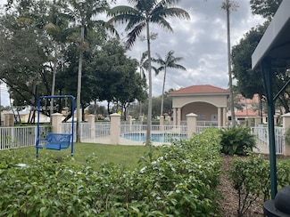 8831 S Isles Cir, Tamarac, FL 33321