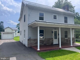 15 Broadway St, Berkeley Springs, WV 25411