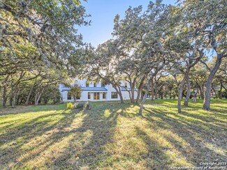 10624 Parrigin Rd, Helotes, TX 78023