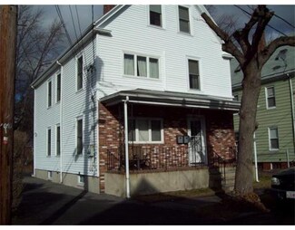 12 Hammond St, Lynn, MA 01902