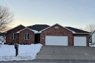 2255 Yorktown Rd, Dubuque, IA 52002