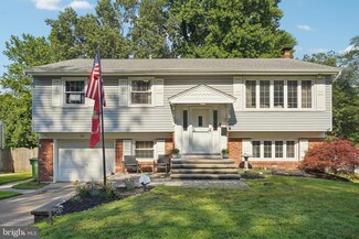 14 Bells Lake Dr, Blackwood, NJ 08012