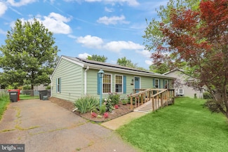 719 N Belfort St, Sterling, VA 20164